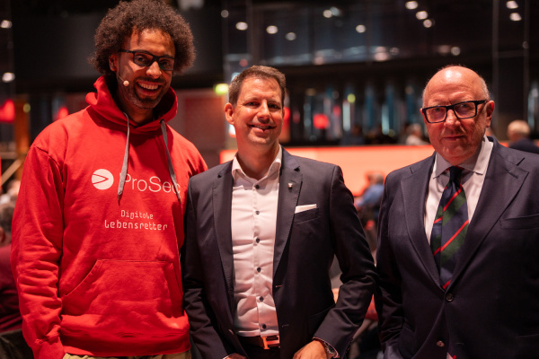 Bild 1 Immanuel Bär, Timo Greinert und Jochen Börgmann Copyright Duesseldorfer Jonges Olaf Oidtmann